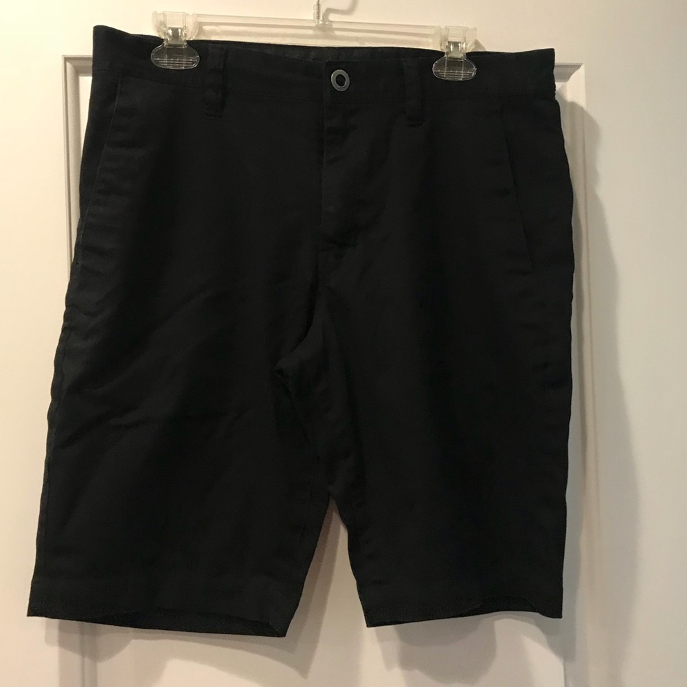 Men’s Zumiez black shorts